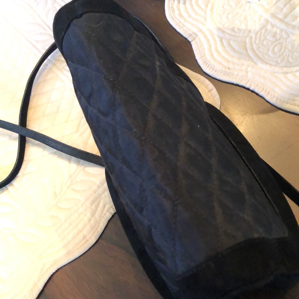 👛Vintage Salvatore Ferragamo Suede trim, tufted raised fabric, leather strap bag - Picture 5 of 13